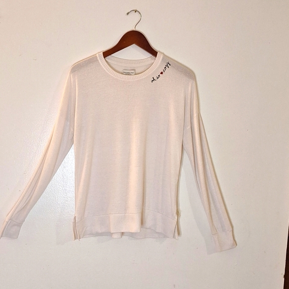 A&F Women's "oh so cozy" sweater - Picture 2 of 12